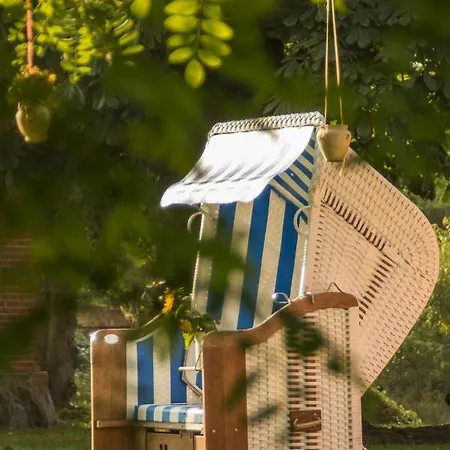 Gutshof Dubnitz Gutshof Dubnitz -ferienwohnung 2  Lilli Apartment Sassnitz